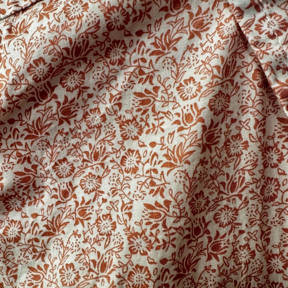 Floral Sleeveless Button-Down Shirt - Picture 4 of 4